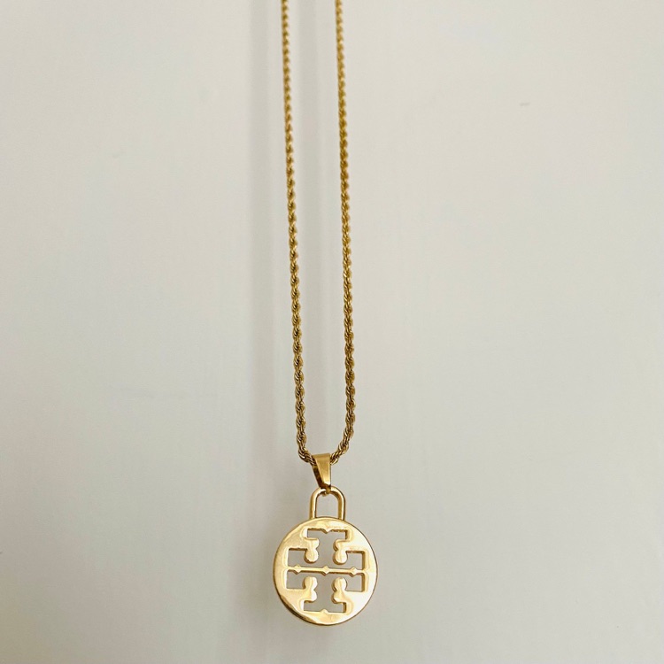 Brand New Tory Burch Gold Tone Logo Charm Pendant Rope Chain Necklace 49$
